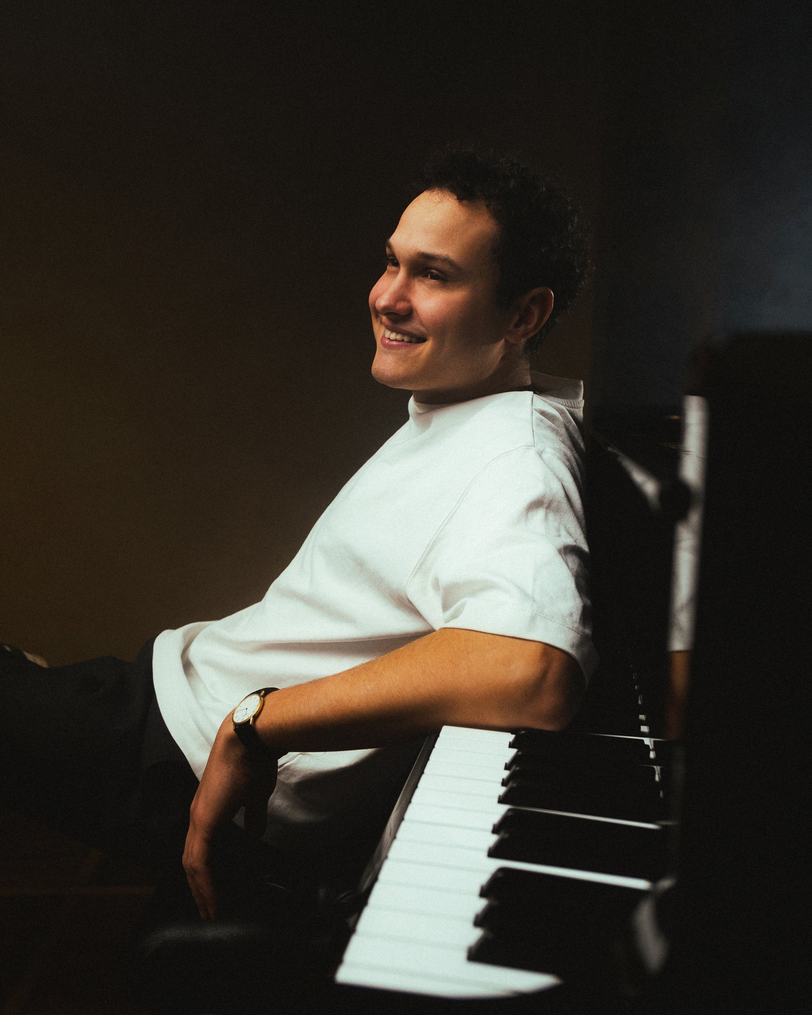 Nicola Parisi al pianoforte