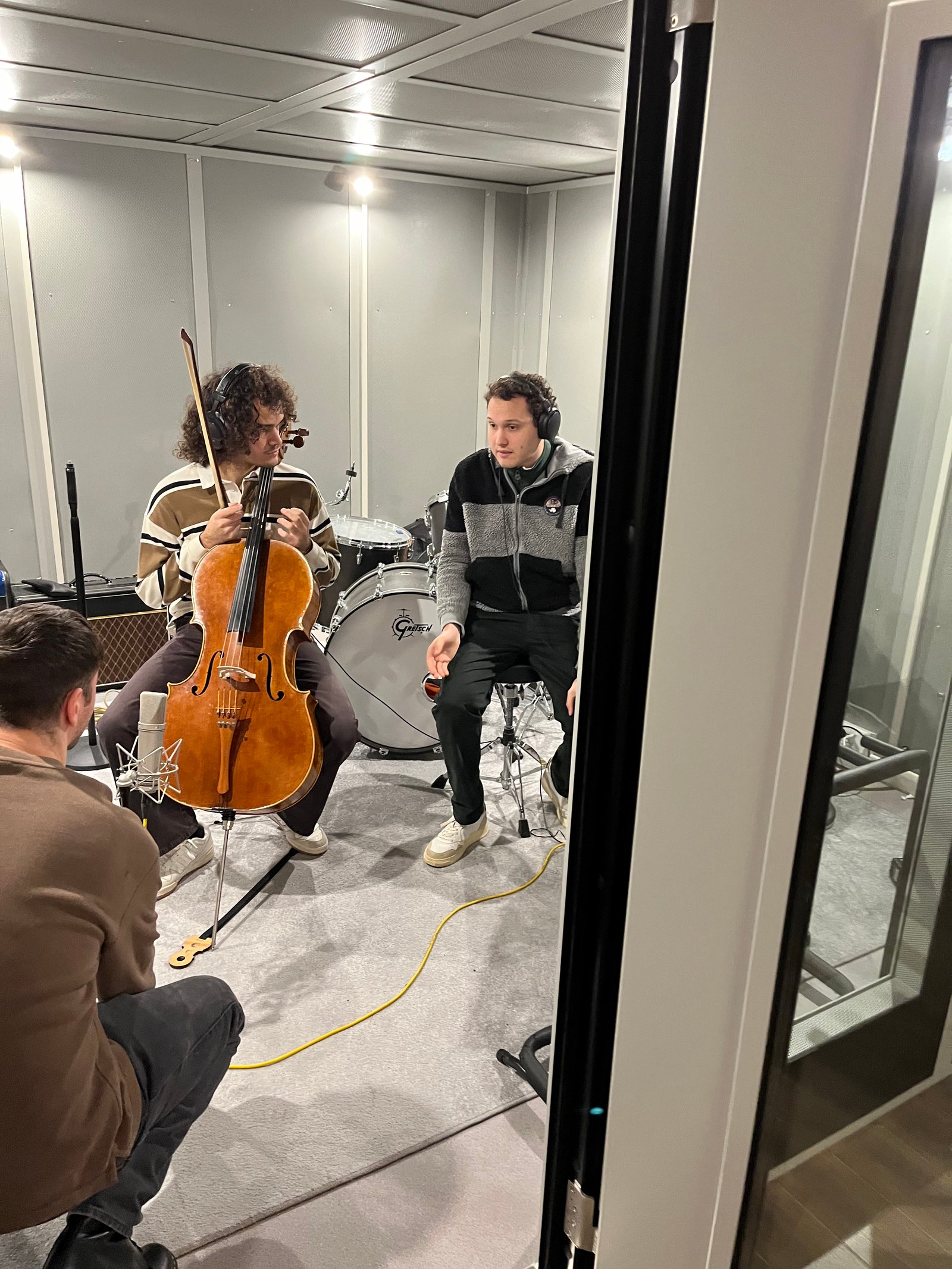 Nicola Parisi in studio di registrazione